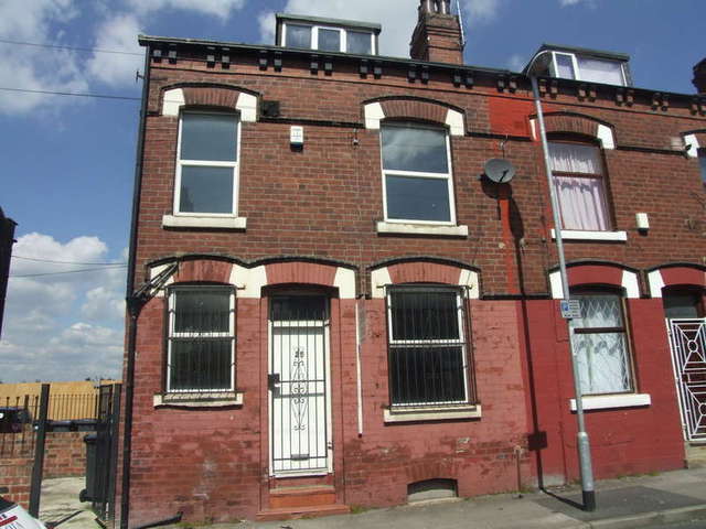  Image of 2 Bedroom Terraced to rent at Leeds West Yorkshire, LS9 7BY