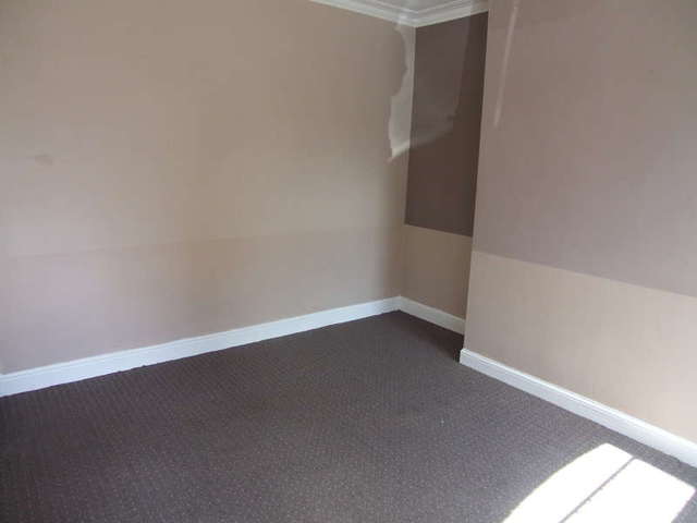  Image of 2 Bedroom Terraced to rent at Leeds West Yorkshire, LS9 7BY