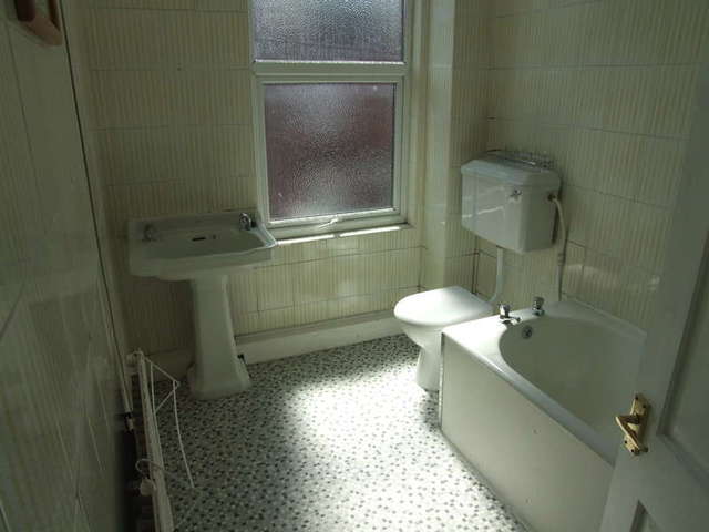  Image of 2 Bedroom Terraced to rent at Leeds West Yorkshire, LS9 7BY