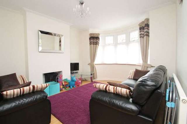  Image of 4 Bedroom Terraced for sale at Elms Park Avenue  Wembley, HA0 2RR
