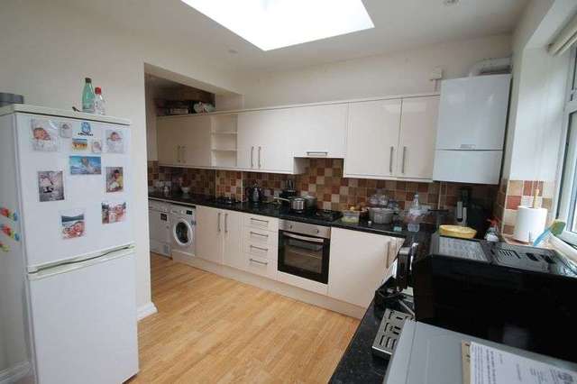  Image of 4 Bedroom Terraced for sale at Elms Park Avenue  Wembley, HA0 2RR