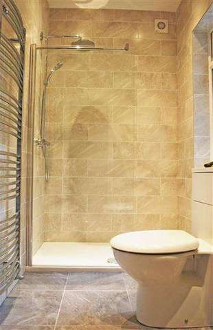  Image of 1 Bedroom Apartment to rent at Buckhurst Hill, IG9 5TQ