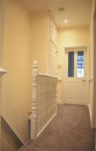  Image of 1 Bedroom Apartment to rent at Buckhurst Hill, IG9 5TQ