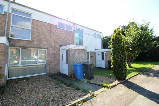  Image of 3 Bedroom Terraced to rent at Fountains Road  Ipswich, IP2 9EF