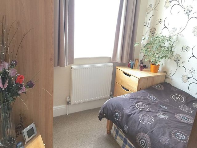  Image of 3 Bedroom Terraced for sale at Gordon Avenue  Bristol, BS5 7DS
