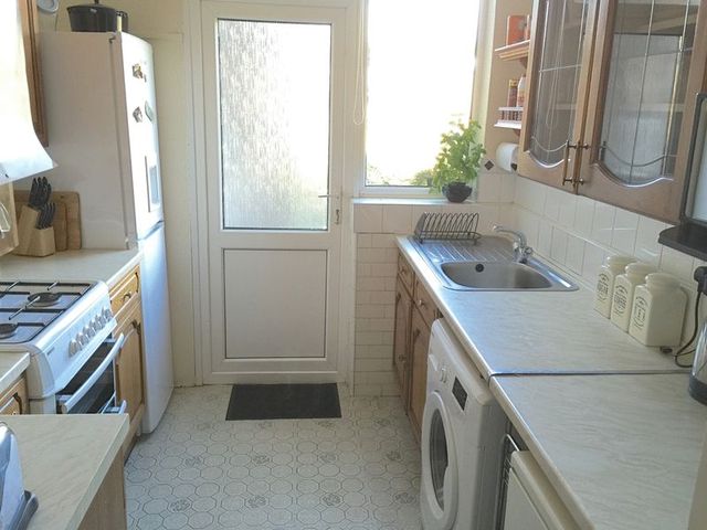  Image of 3 Bedroom Terraced for sale at Gordon Avenue  Bristol, BS5 7DS