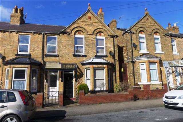  Image of 3 Bedroom Detached to rent at Falsgrave, YO12 7RU