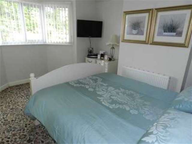  Image of 3 Bedroom Detached for sale at Walsall, WS3 1EN