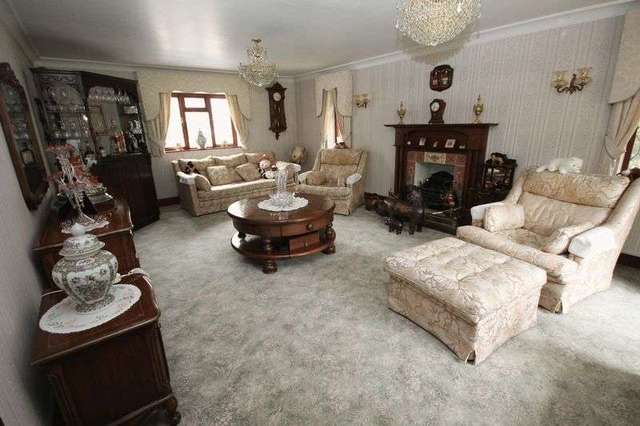  Image of 4 Bedroom Detached for sale at High Road  Chigwell, IG7 6DJ