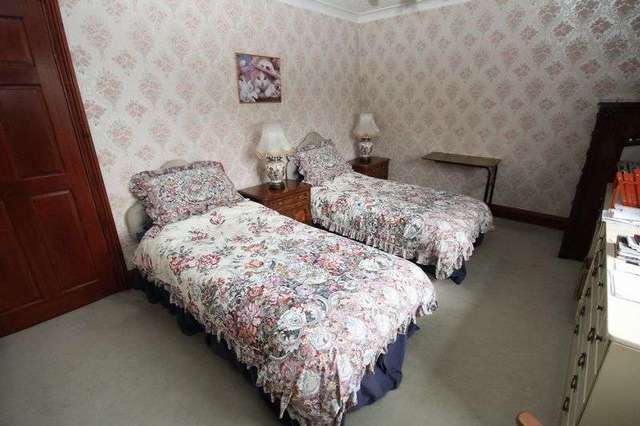  Image of 4 Bedroom Detached for sale at High Road  Chigwell, IG7 6DJ
