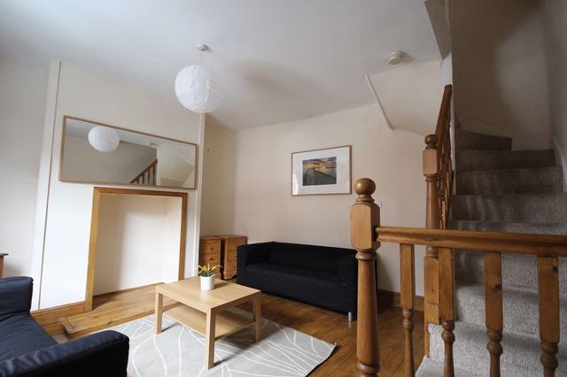  Image of 2 Bedroom Terraced to rent at Kelsall Place Hyde Park Leeds, LS6 1RA