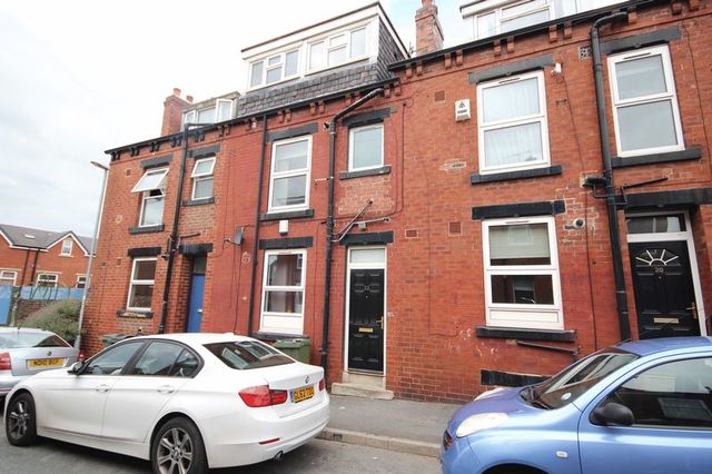  Image of 2 Bedroom Terraced to rent at Kelsall Place Hyde Park Leeds, LS6 1RA