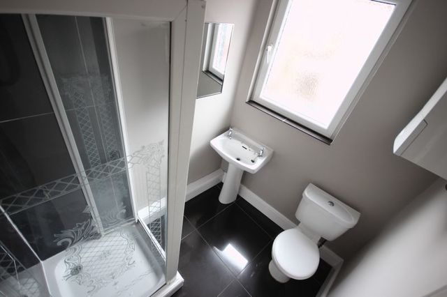  Image of 2 Bedroom Terraced to rent at Kelsall Place Hyde Park Leeds, LS6 1RA