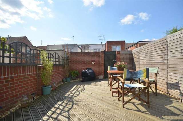  Image of 3 Bedroom Terraced for sale at Portsmouth Hampshire Portsmouth, PO2 8BS