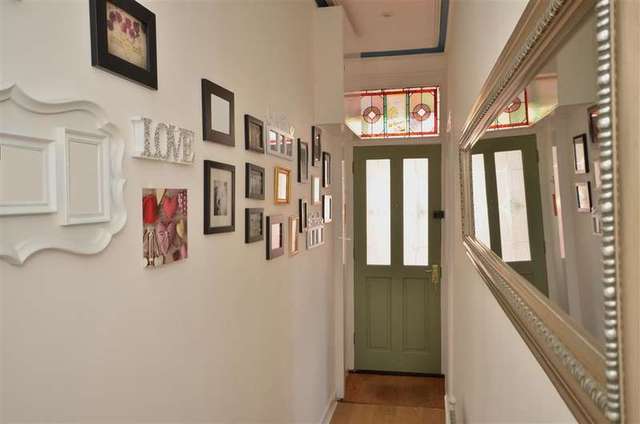  Image of 3 Bedroom Terraced for sale at Portsmouth Hampshire Portsmouth, PO2 8BS