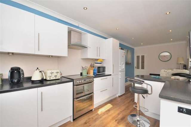  Image of 3 Bedroom Terraced for sale at Portsmouth Hampshire Portsmouth, PO2 8BS