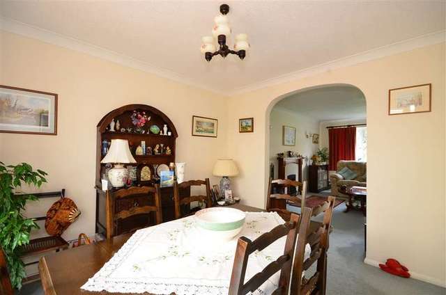  Image of 4 Bedroom Detached for sale at Rowlands Castle Hampshire Rowland