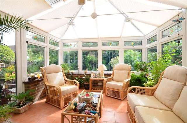  Image of 4 Bedroom Detached for sale at Rowlands Castle Hampshire Rowland