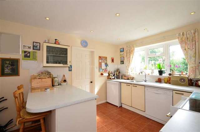  Image of 4 Bedroom Detached for sale at Rowlands Castle Hampshire Rowland