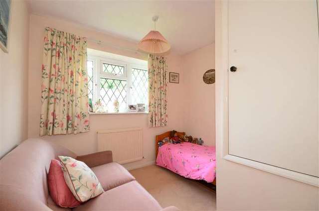  Image of 4 Bedroom Detached for sale at Rowlands Castle Hampshire Rowland