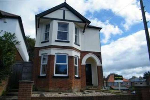  Image of 4 Bedroom Detached to rent at Southampton, SO17 1PP