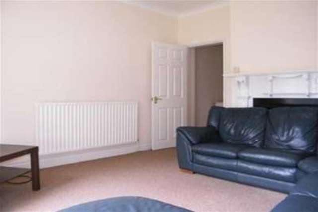  Image of 4 Bedroom Detached to rent at Southampton, SO17 1PP