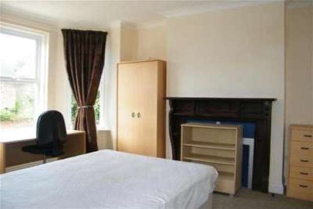  Image of 4 Bedroom Detached to rent at Southampton, SO17 1PP