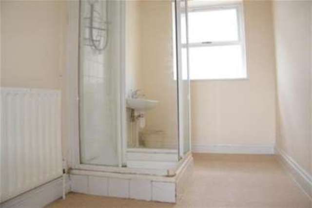  Image of 4 Bedroom Detached to rent at Southampton, SO17 1PP