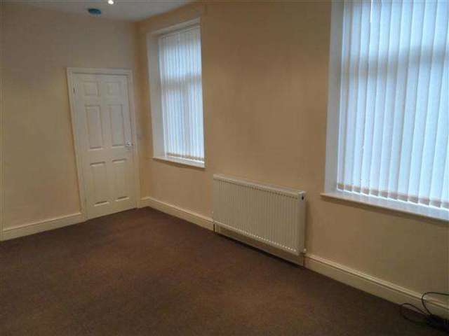  Image of 1 Bedroom Apartment to rent at Halifax, HX4 8BD