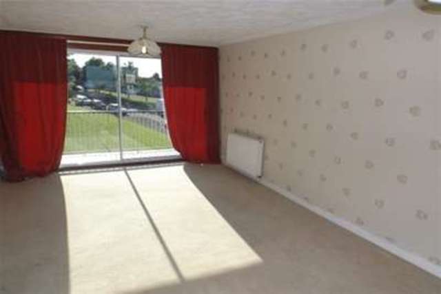  Image of 2 Bedroom Flat to rent at Glasgow, G75 9DB