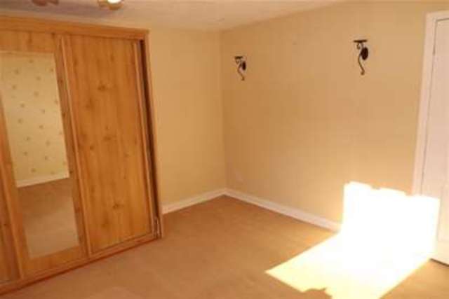  Image of 2 Bedroom Flat to rent at Glasgow, G75 9DB