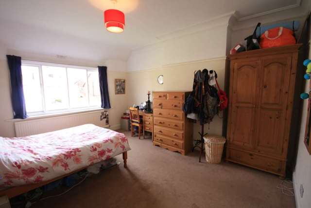  Image of 4 Bedroom Semi-Detached for sale at Perrymead Prestwich Manchester, M25 2QJ