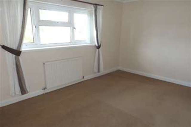  Image of 3 Bedroom Semi-Detached to rent at Wrexham, LL13 9RA