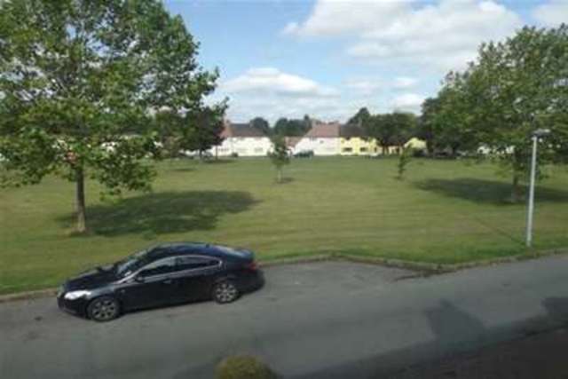  Image of 3 Bedroom Semi-Detached to rent at Wrexham, LL13 9RA