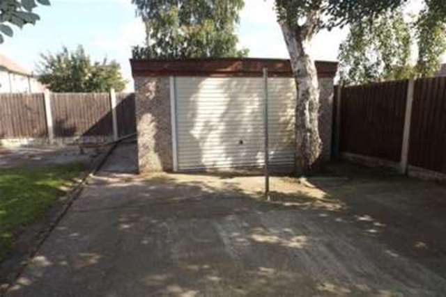  Image of 3 Bedroom Semi-Detached to rent at Wrexham, LL13 9RA