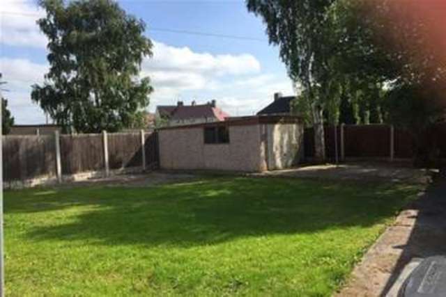  Image of 3 Bedroom Semi-Detached to rent at Wrexham, LL13 9RA