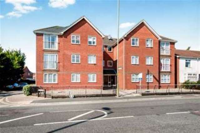  Image of 2 Bedroom Flat to rent at Gosport, PO12 3EY