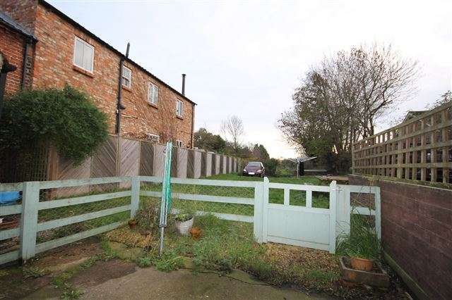  Image of 2 Bedroom Terraced to rent at Chapel Row  Sandhutton, Thirsk, YO7 4RW