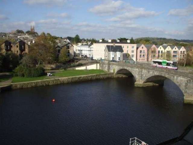  Image of 2 Bedroom Apartment to rent at Bridgetown  Totnes, TQ9 5AA