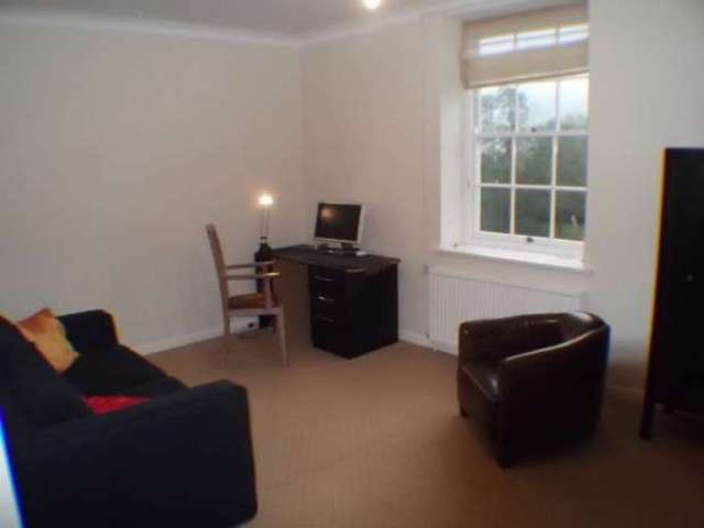  Image of 2 Bedroom Apartment to rent at Bridgetown  Totnes, TQ9 5AA