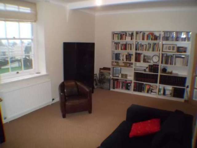  Image of 2 Bedroom Apartment to rent at Bridgetown  Totnes, TQ9 5AA