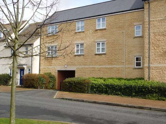  Image of 2 Bedroom Flat to rent at Shilton Park  Carterton, OX18 1GQ