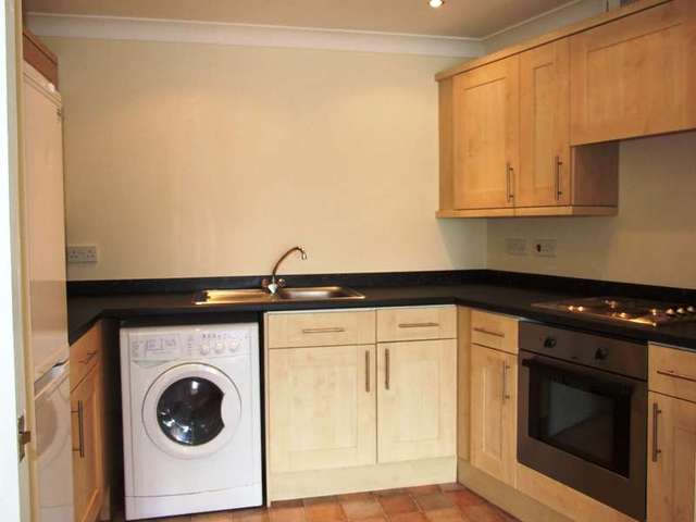  Image of 1 Bedroom Flat to rent at Southampton, SO15 2EF