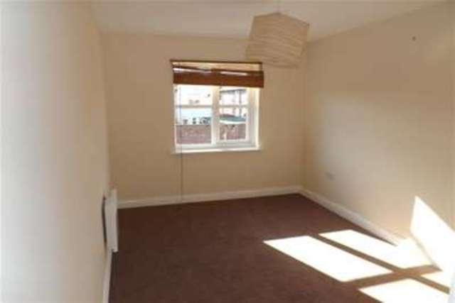  Image of 2 Bedroom Flat to rent at Lytham St. Annes, FY8 2JA