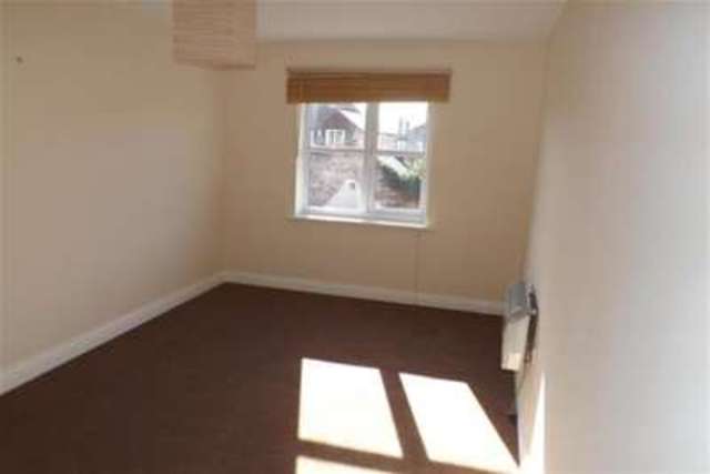  Image of 2 Bedroom Flat to rent at Lytham St. Annes, FY8 2JA
