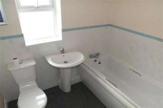  Image of 2 Bedroom Flat to rent at Lytham St. Annes, FY8 2JA