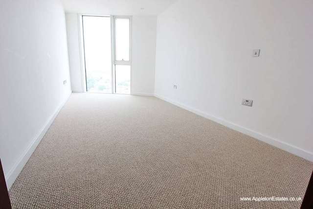  Image of 2 Bedroom Apartment to rent at The Island  Croydon, CR0 2FB