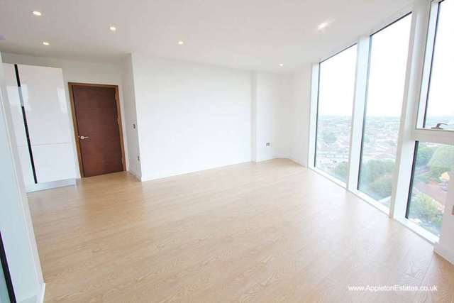  Image of 2 Bedroom Apartment to rent at The Island  Croydon, CR0 2FB