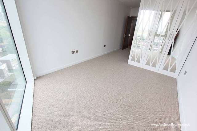  Image of 2 Bedroom Apartment to rent at The Island  Croydon, CR0 2FB
