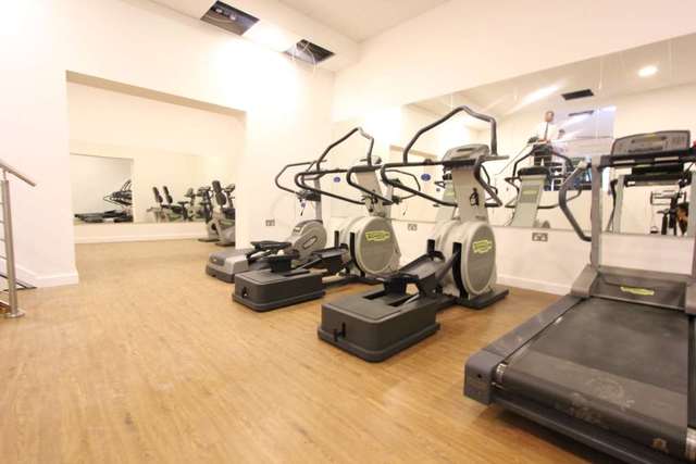  Image of 2 Bedroom Apartment to rent at The Island  Croydon, CR0 2FB